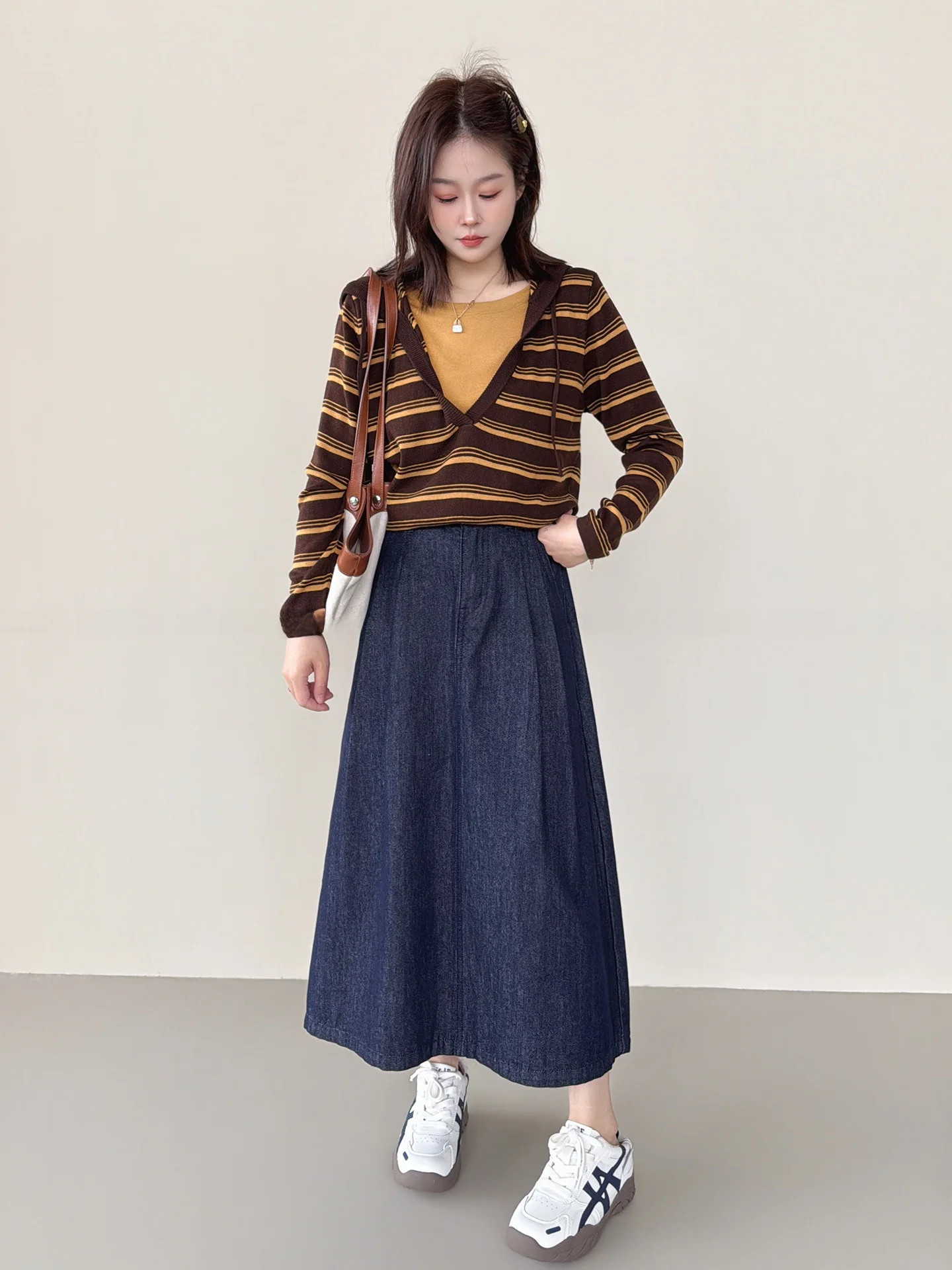 

Юбка-миди А-силуэта с высокой талией из денима для женщин, весенняя повседневная, стройнящая, скрывающая бедра, во французском стиле, из смесового хлопка и полиэстера