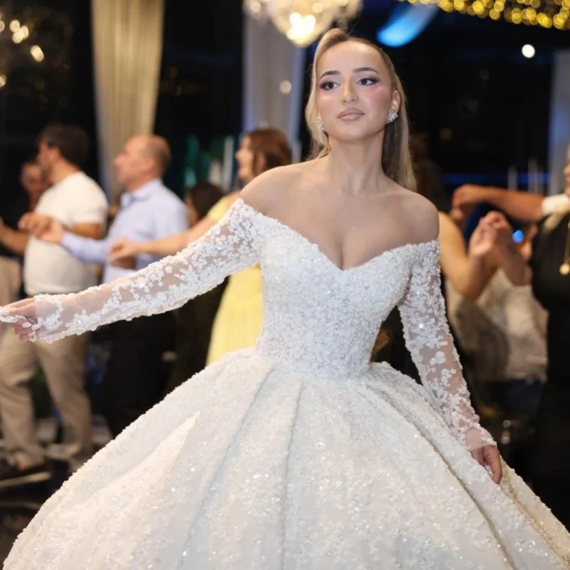 White Appliques Wedding Dresses of Off-Shoulder Decal A-Line Beadwork Crystal Decal off-shoulder Bridal Gowns Made Customized
