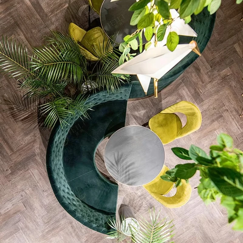 Sofa typu S z aksamitu, siedzisko w kształcie skrzyni, nowoczesne, z wysokim oparciem, zielone, zakrzywione, półokrągłe siedzisko w kształcie skrzyni do restauracji, stół i krzesła.