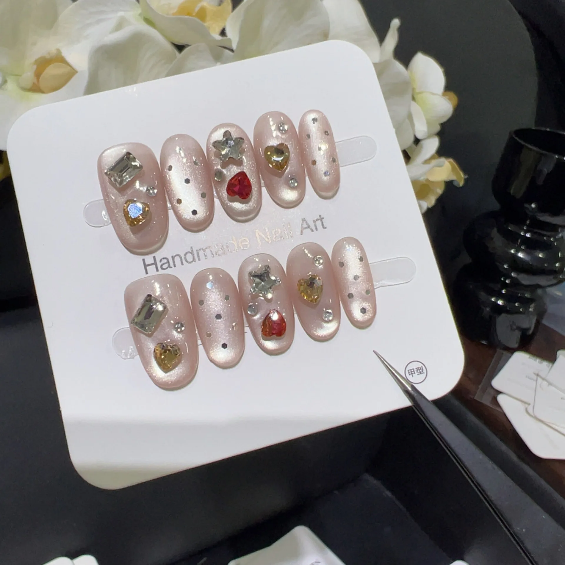 

10 шт., короткие овальные ногти ручной работы, блестящие кошачьи глаза, полное покрытие, дизайн со стразами, милые накладные ногти, носимые ногти, искусство для девочек