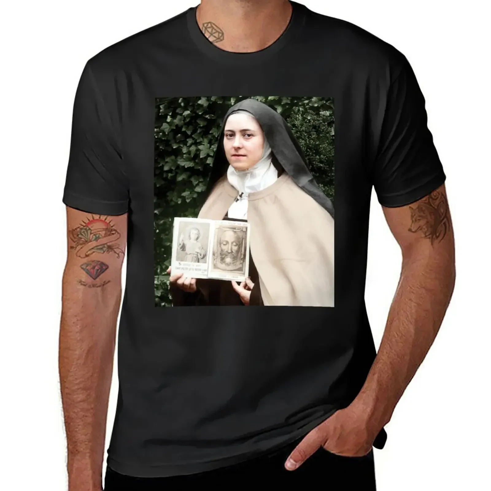 oversized t shirt men clothing St Therese of the Child tops new in tops the Holy Face catholic and Christian gifts lit T-Shirt