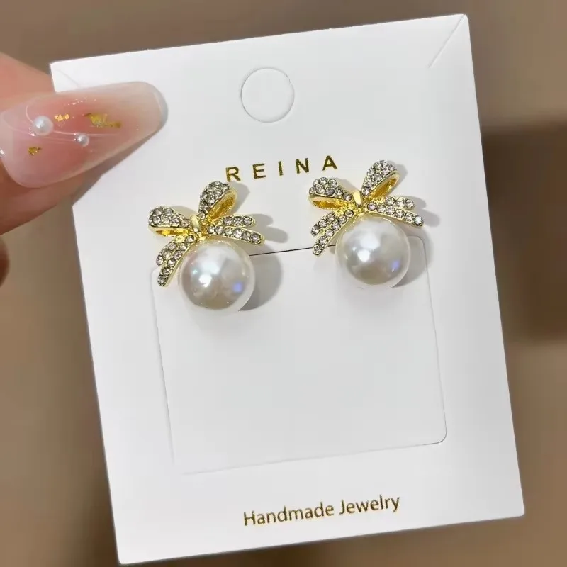 Trendy Neue Weiße Hängende Ohrringe für Frauen Transluzente Acryl Blume Baumeln Ohrringe Strass Imitation Perle Ohr Schmuck – Detail 8