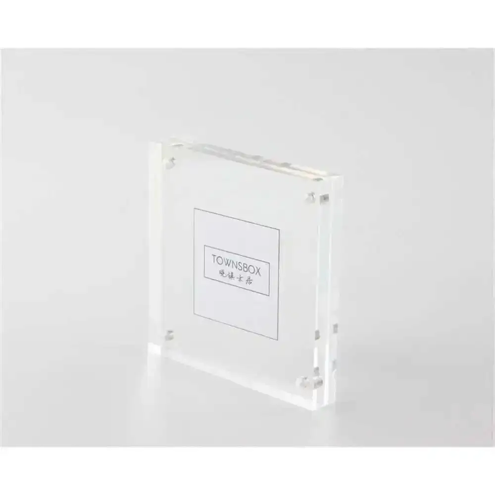 

TOWNSBOX Акриловая магнитная фоторамка 10*10 см