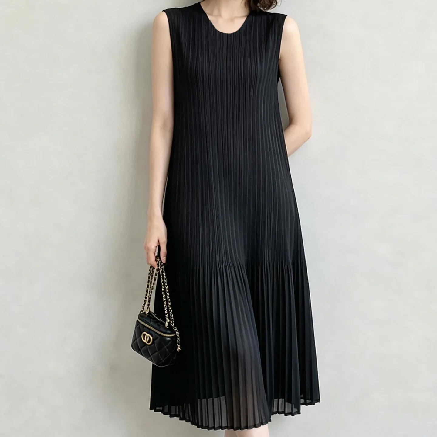 Miyake Plissee-Kleid Damen Ärmelloses Midi-Kleid Strukturiert Locker Sitzend Elegant Lässig Sommer Mode Minimalistischer Stil Schickes Fit – Detail 11