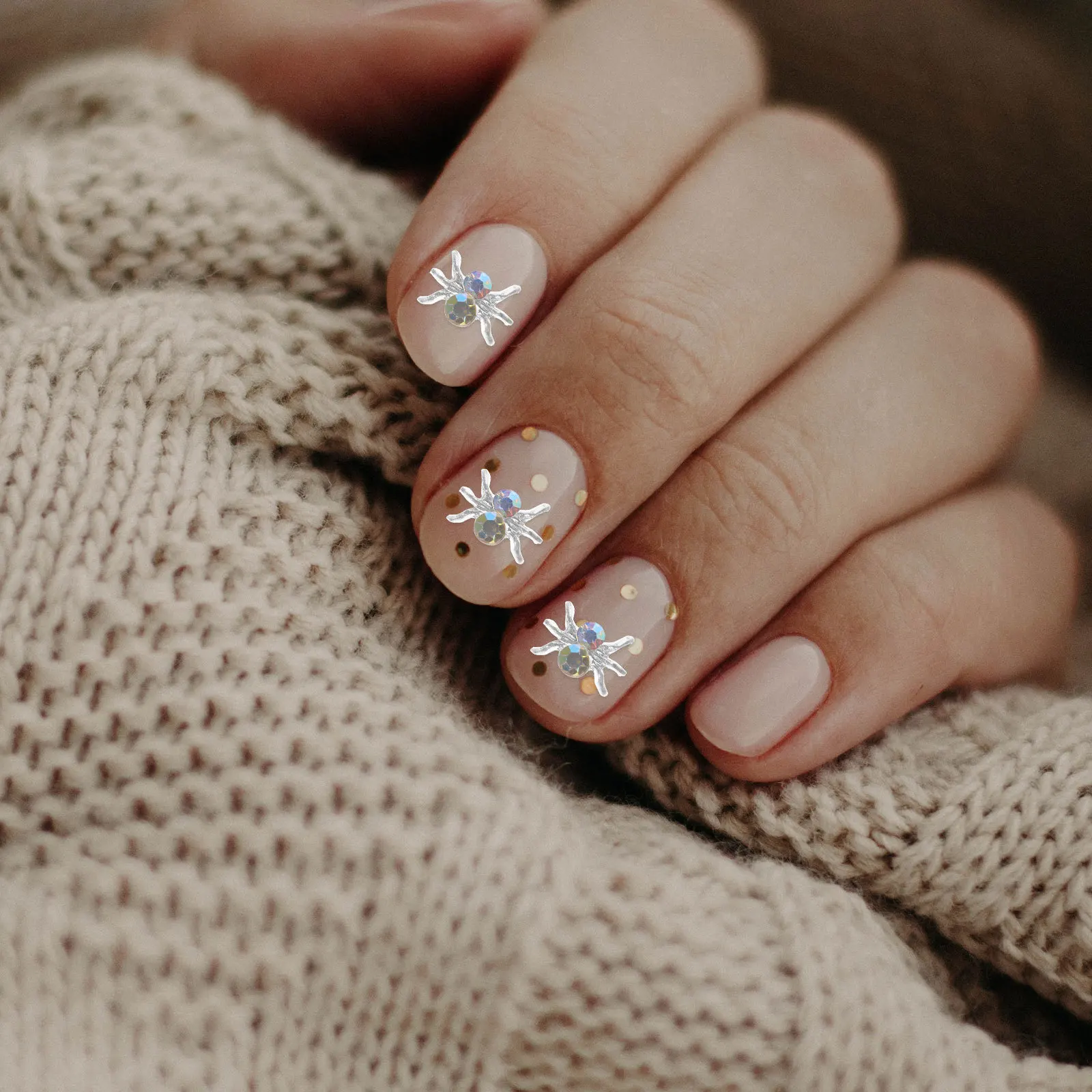 

100 шт., металлические подвески для дизайна ногтей в виде паука, уникальный кристалл из сплава, прочные украшения для ногтей на Хэллоуин, Рождество, маникюрные декоры