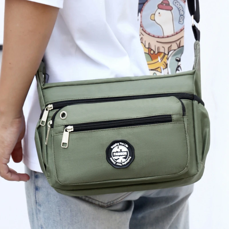 

Fashionable Large Capacity Shoulder Bag with Multiple Pockets, Reasonable Item Packaging, and A Variety of Colors To Choose From