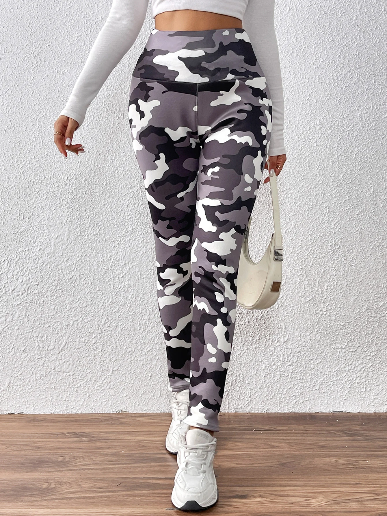 Extra thick lamb fleece leggings for women in winter, with thickened fleece and printed high waisted one-piece pants for outer w