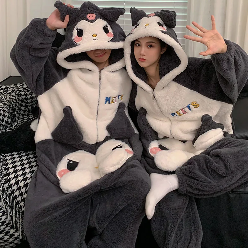 

Одинаковые пижамы Sanrio, комбинезон для пары Kuromi Cinnamoroll, комбинезон с динозавром, зимние мужские утепленные пижамы с капюшоном, пушистая домашняя одежда
