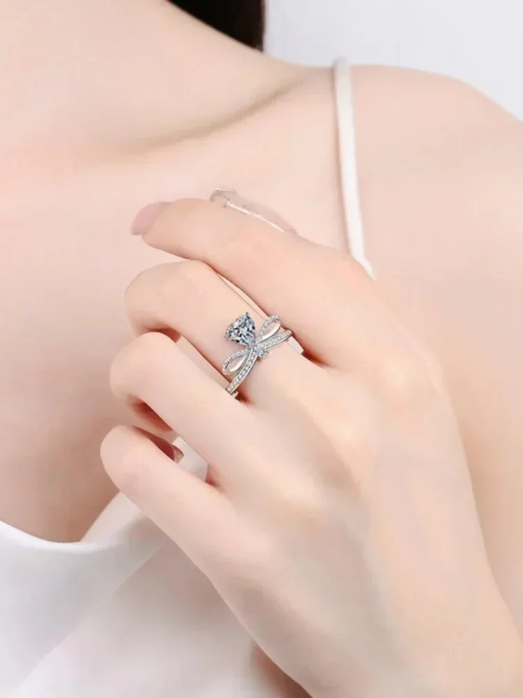 Anello Moissanite in argento sterling 925 di vendita calda VVS1 D-color Anelli delicati a forma di cuore da donna Regalo di San Valentino femminile Weddin