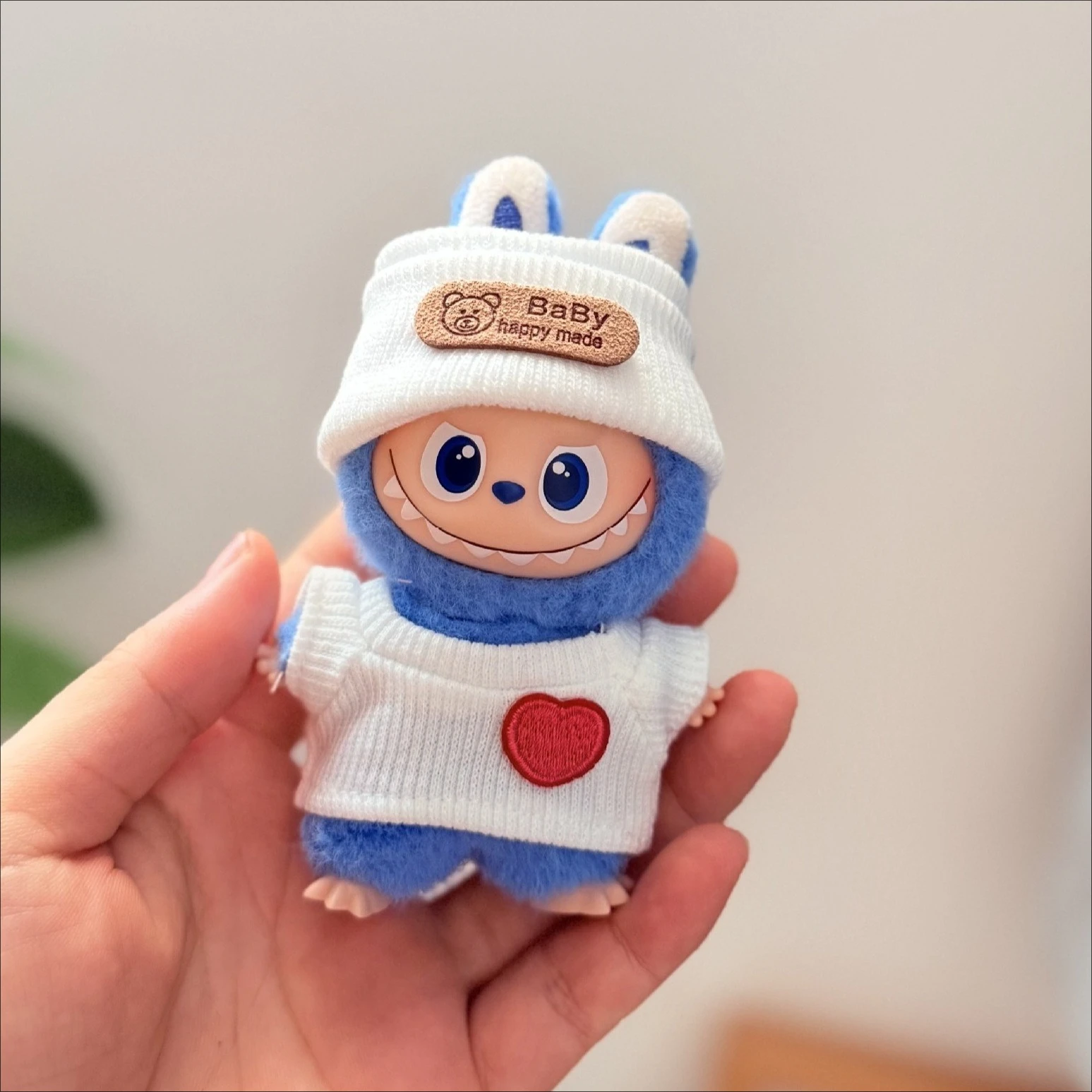 Süße Liebeskleidung für 10 cm Labubu V4 Korea, klassischer Stil, kleines Kleid, modische Kleidung für Mini Labubu 4.0 Puppenzubehör
