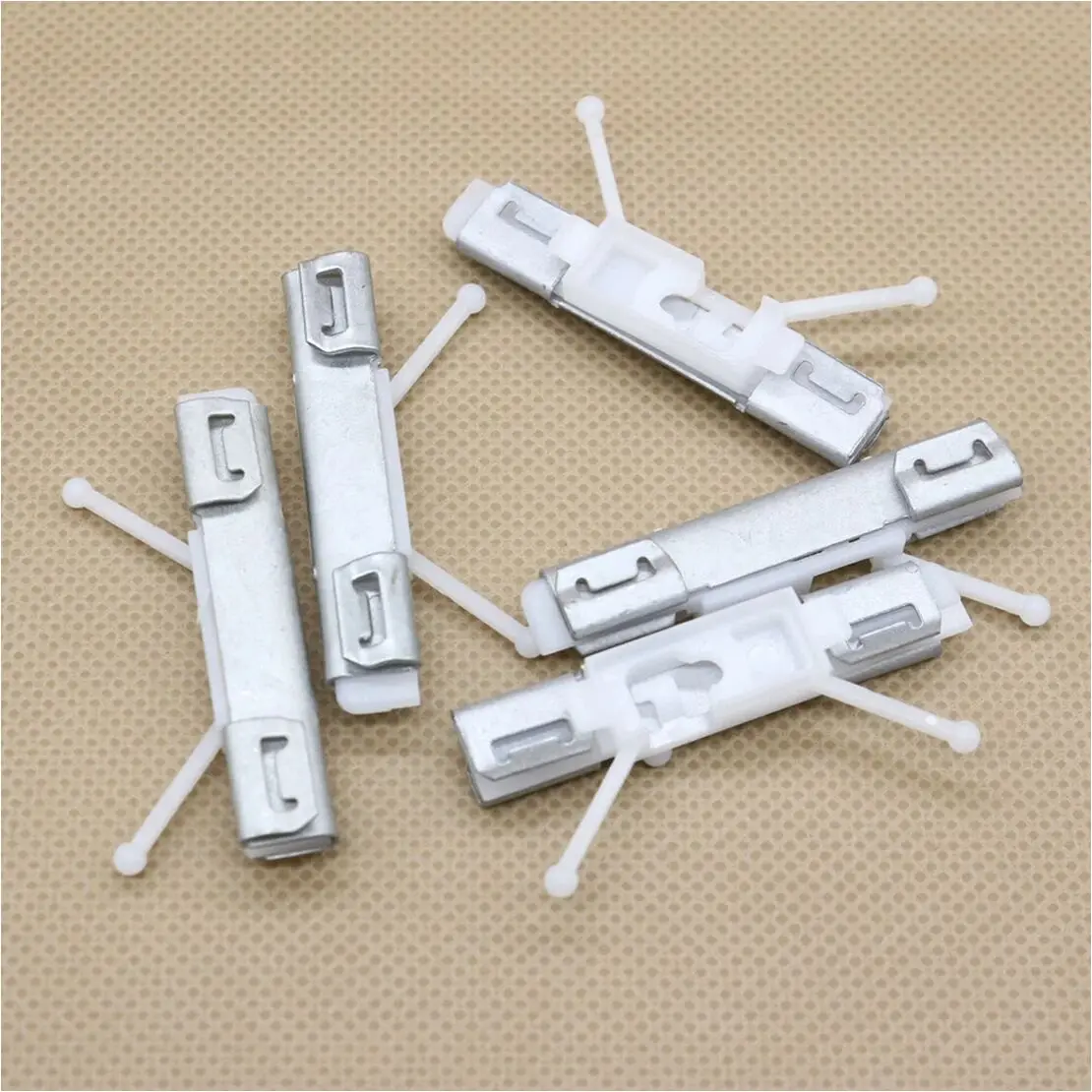 30753487 5pcs Windshield Side Trim Molding Clip Clamp Bracket Fit For Volvo XC60 2009 2010 2011 2012 2013 2014 2015 2016 2017