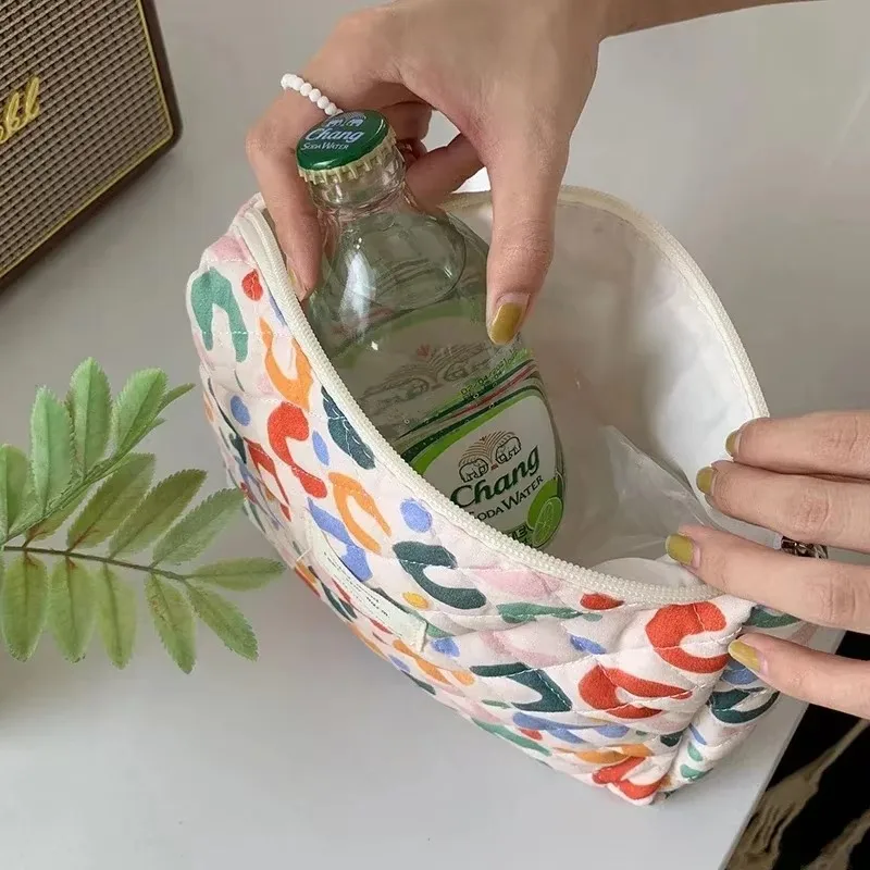 حقيبة تخزين جديدة ذات سعة كبيرة من القطن المبطن على شكل زهرة كرتونية - حقيبة أدوات الزينة اللطيفة والمحمولة للعناية بالبشرة