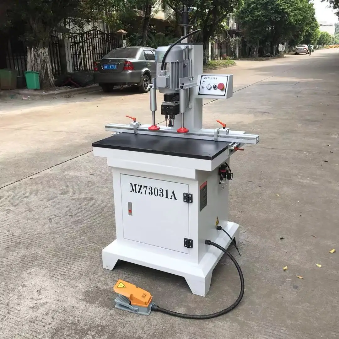 Dust-free single-head hinge drill lock tool