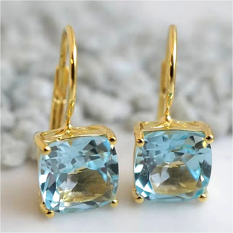 Luxuriöse, elegante blaue synthetische Zirkonia Goldene Hängeohrringe für Damen – Klassischer Modeschmuck für Bankett, Hochzeit und Jubiläum