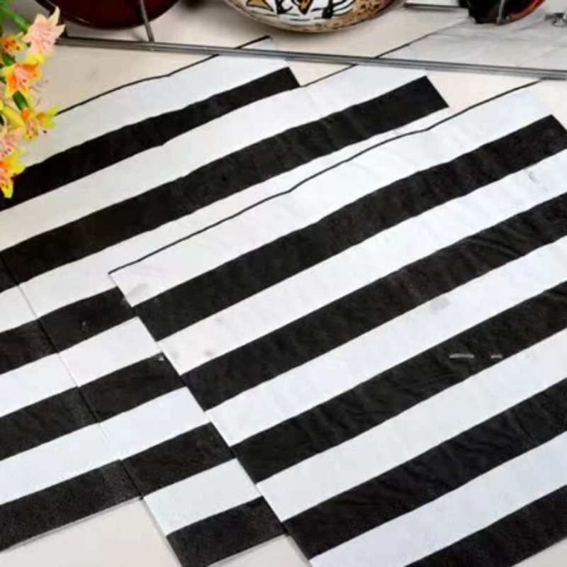 20pcs/Pac Classic Black and White Stripes Red and White Stripes Disposable Paper Placemats Flower Paper Party Decoration Paper