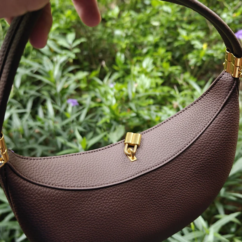 

Women's Crescent Dumpling Bag Portable Split Leather Croissants Fashion Diagonal Soft Chest Bag Popular Designer Accessory