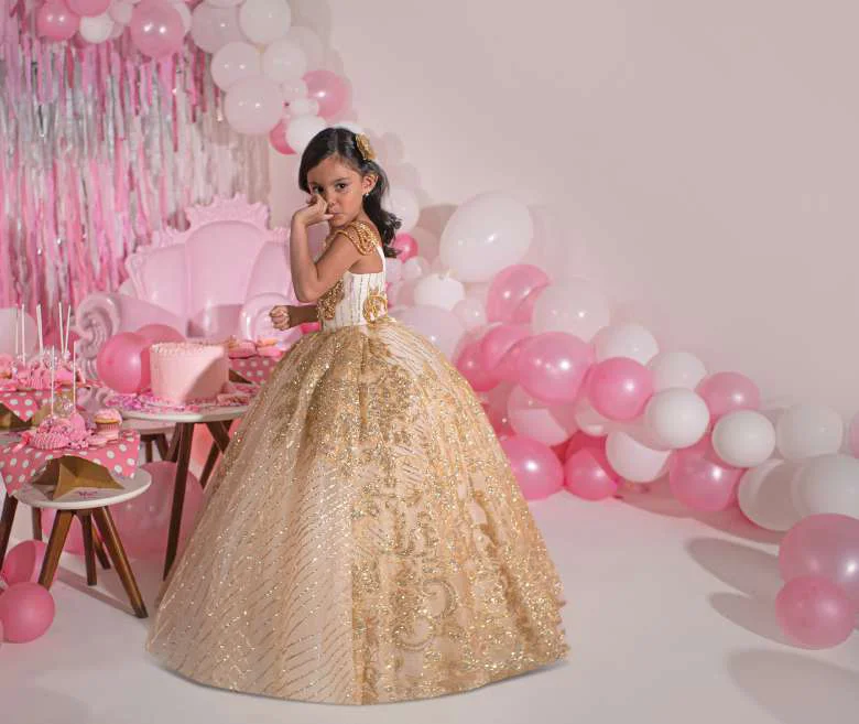 Złota Mini sukienka Quinceanera suknia balowa paski Spaghetti koronkowa dziewczynka sukienki na ślub meksykańskie suknie na konkurs piękności dziecko