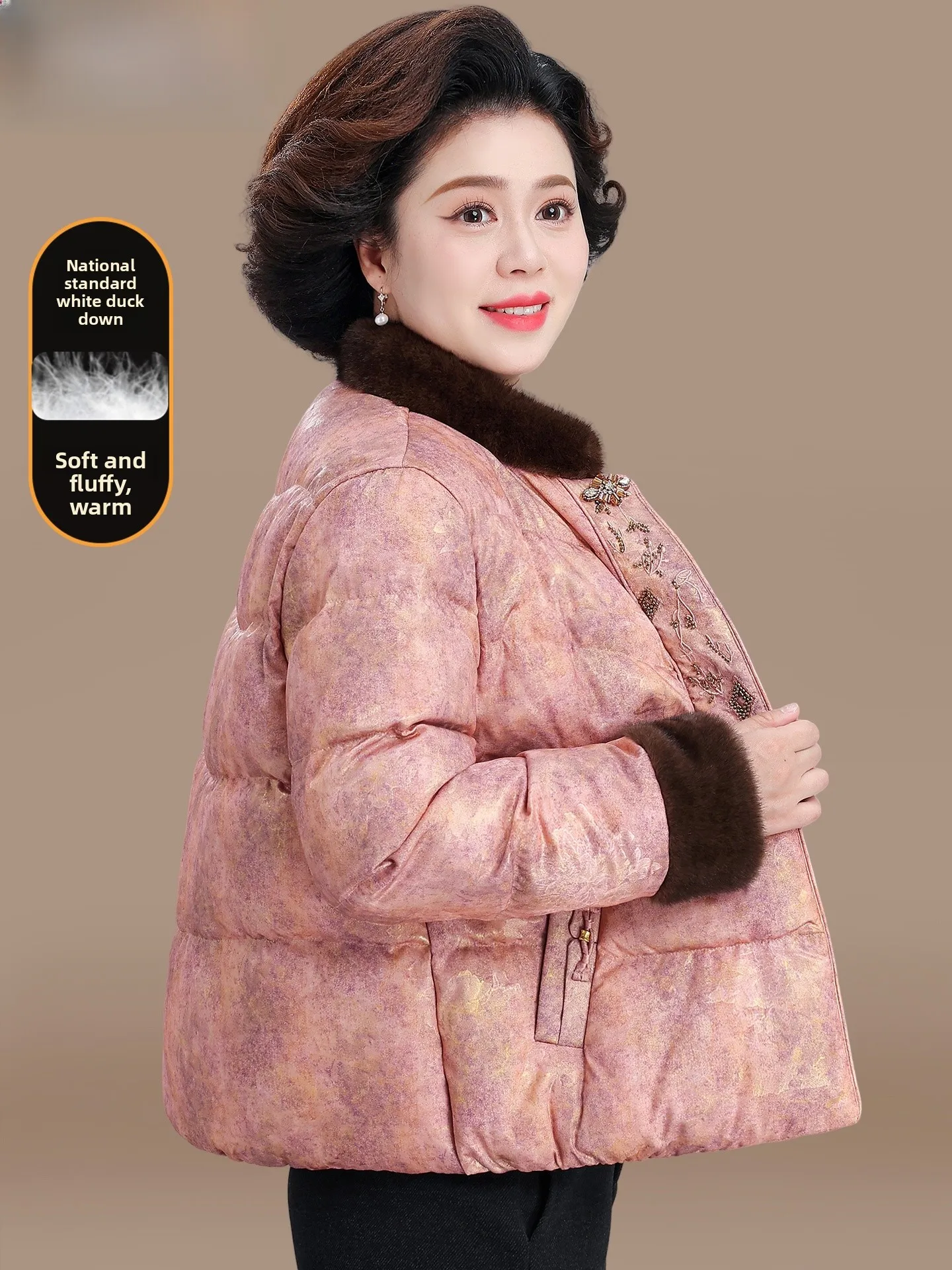 

Новое китайское зимнее пальто в традиционном национальном стиле, белое, с наполнителем из пуха, для женщин среднего и старшего возраста, модная верхняя одежда.