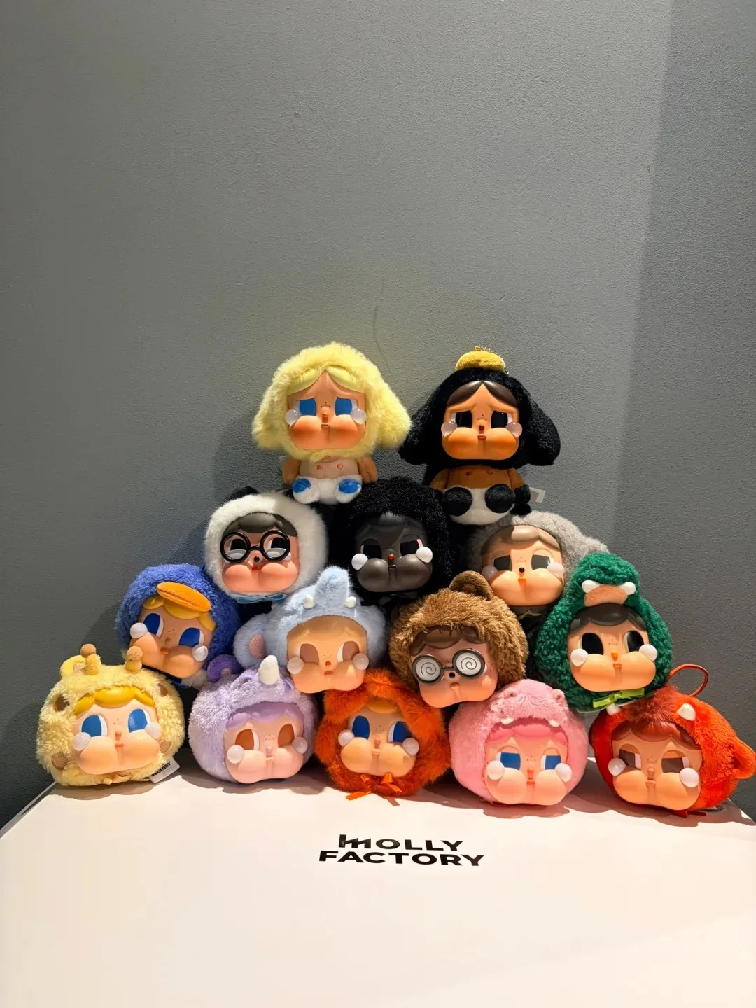 

POPMART Crybaby Thailand: Лимитированная серия «Сюрприз в яйце» (Бангкок), коллекция подарков на день рождения, в наличии