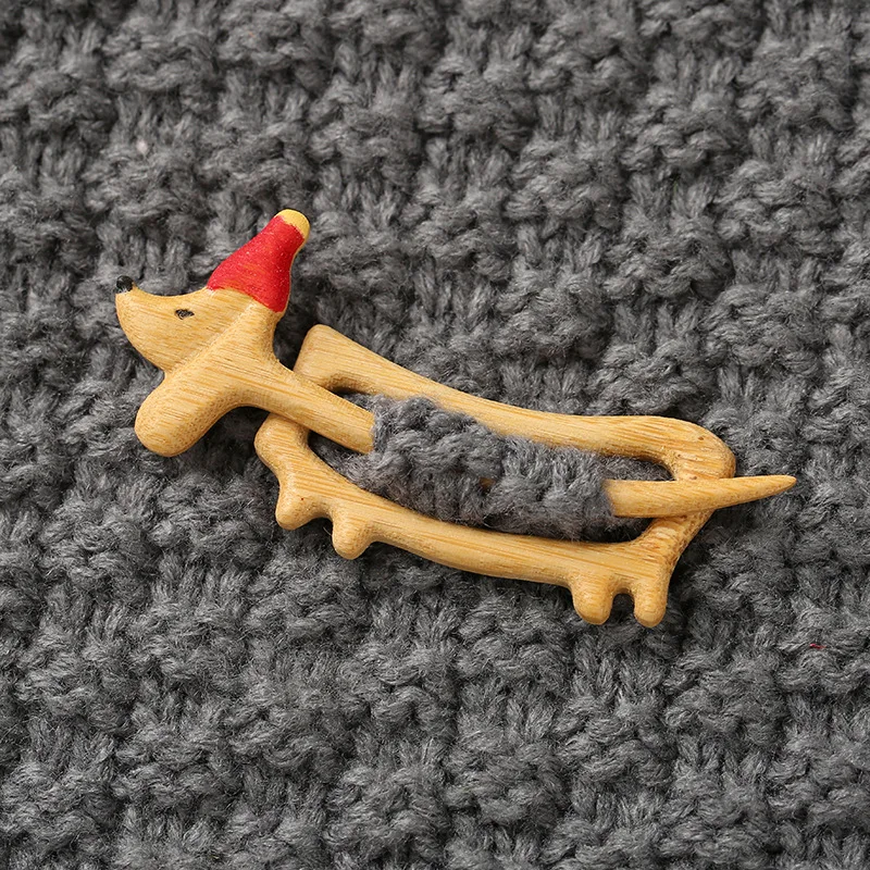 Handmade Wooden Brooch Cute Animal Lapel Pin Niche Wood Craft Fastener Sweater Cardigan Coat Fashion Clothing Decor Accessory