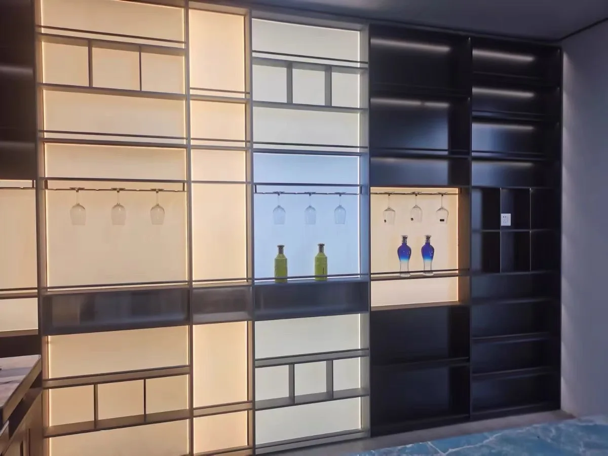 Armário de armazenamento de rack de vinho LED Rack de tempero de cozinha multifuncional e armário lateral para exibição de vinho