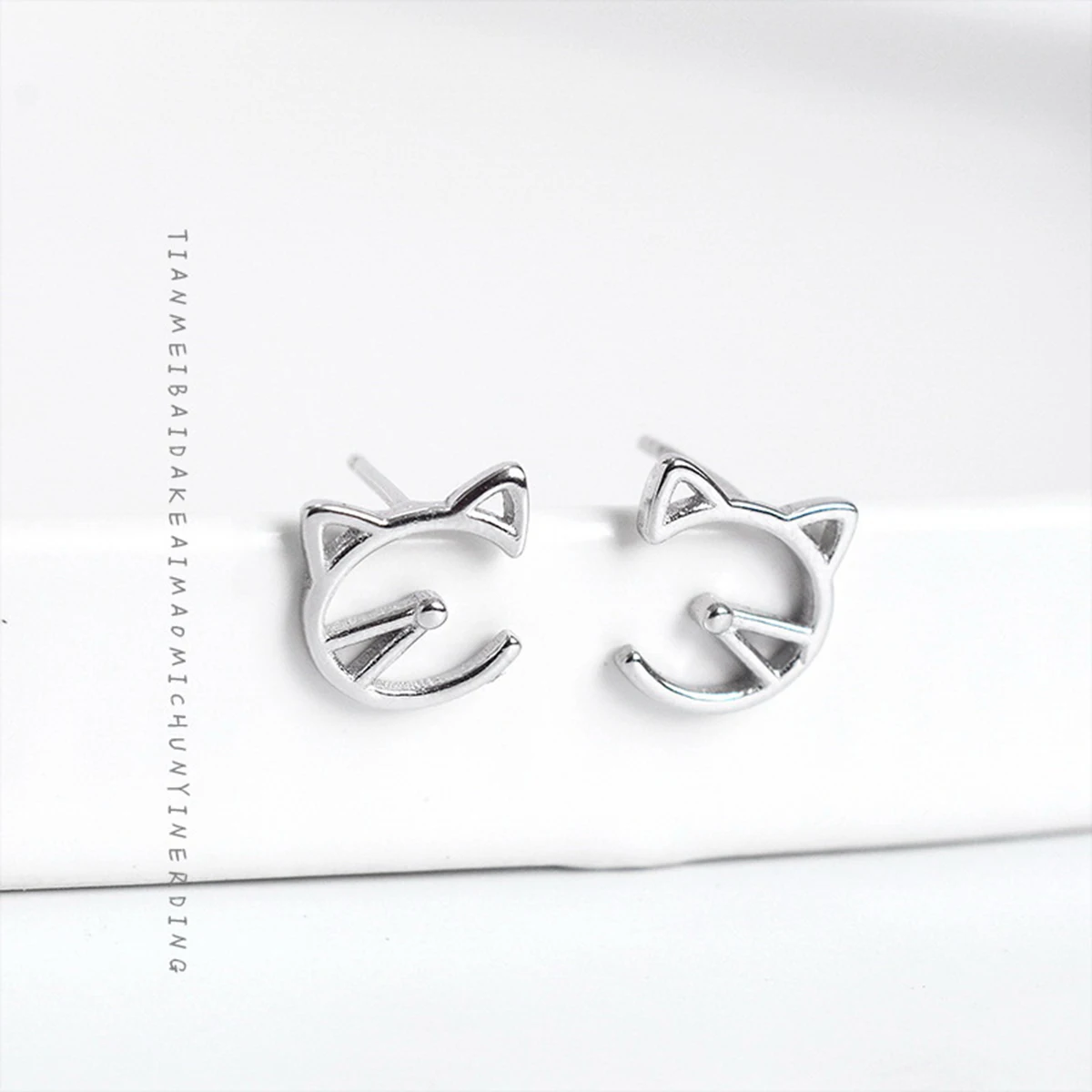 

Cat Earrings Eye-catching Silver Kitten Creative Jewelry Design Women Easy to Maintain