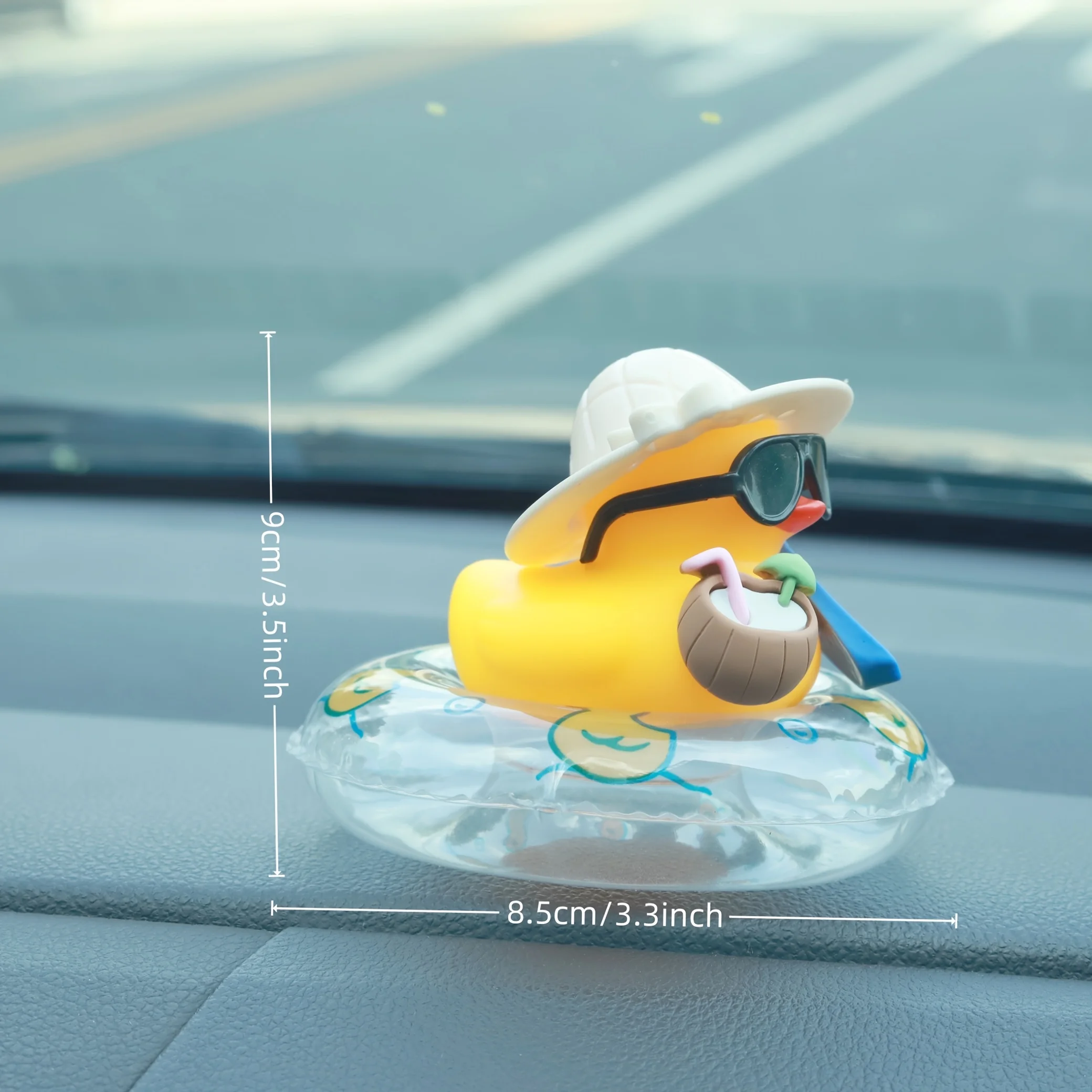 Coole Sommer-Enten-Auto-Armaturenbrett-Dekoration, Gummiente mit Schwimmring & Sonnenbrille, Niedliche Strandthemen-Verzierung für Autoinnenraum-Geschenke – Detail 2