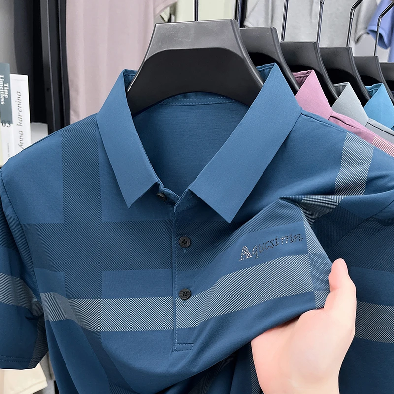 Herrenmode Geometrisch bedrucktes Polohemd aus weichem, atmungsaktivem Stoff mit Brustlogo, Kurzarm, für Business. – Detail 6
