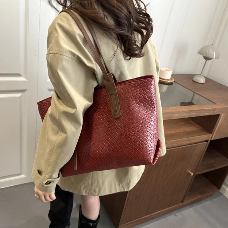 Gewebte Textur-Tragetasche, große Kapazität, weiche Lederhandtasche, elegante Alltagstasche, Pendler-Tasche, geeignet für die Arbeit – Detail 19