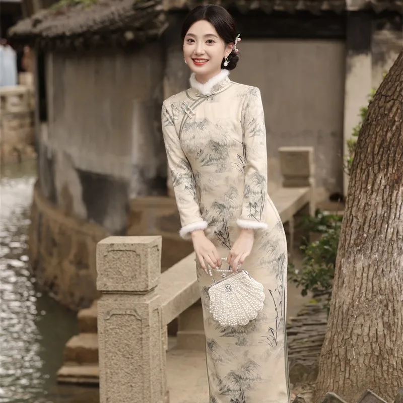 

Yourqipao 2025, зимний утолщенный и меховой Cheongsam, пейзажная живопись, китайский стиль, воротник-стойка, длинное Ципао