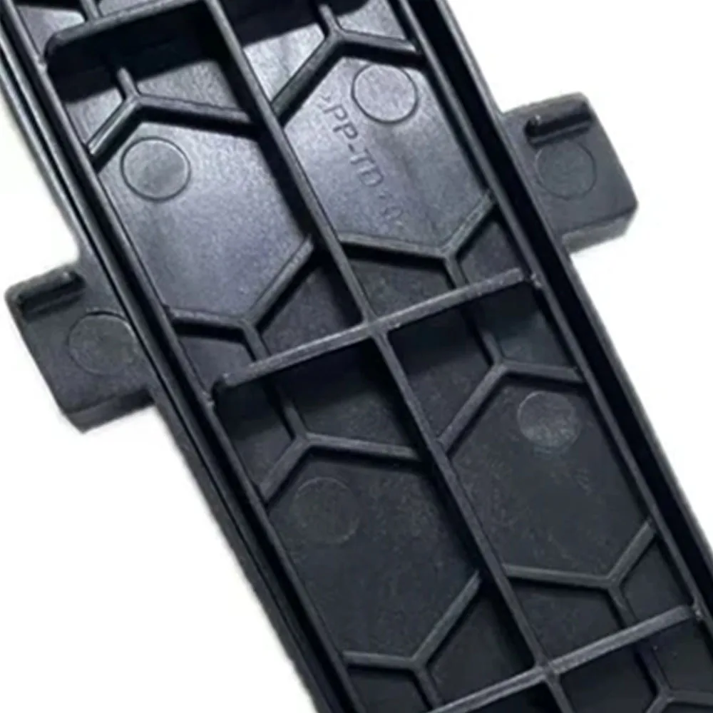 

​2019-2025 for Silverado Sierra Cabin Filter Plastic Cover New 87846950 Filter Plastic Protection Durable