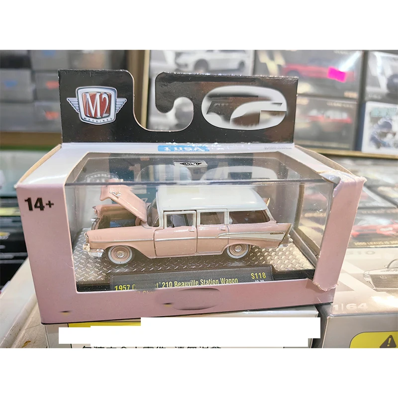 M2 Macchina 1:64 Simulazione Berlina Auto sportiva Pressofusione in lega Collezione di modelli di auto Ornamento Display Regalo per adulti