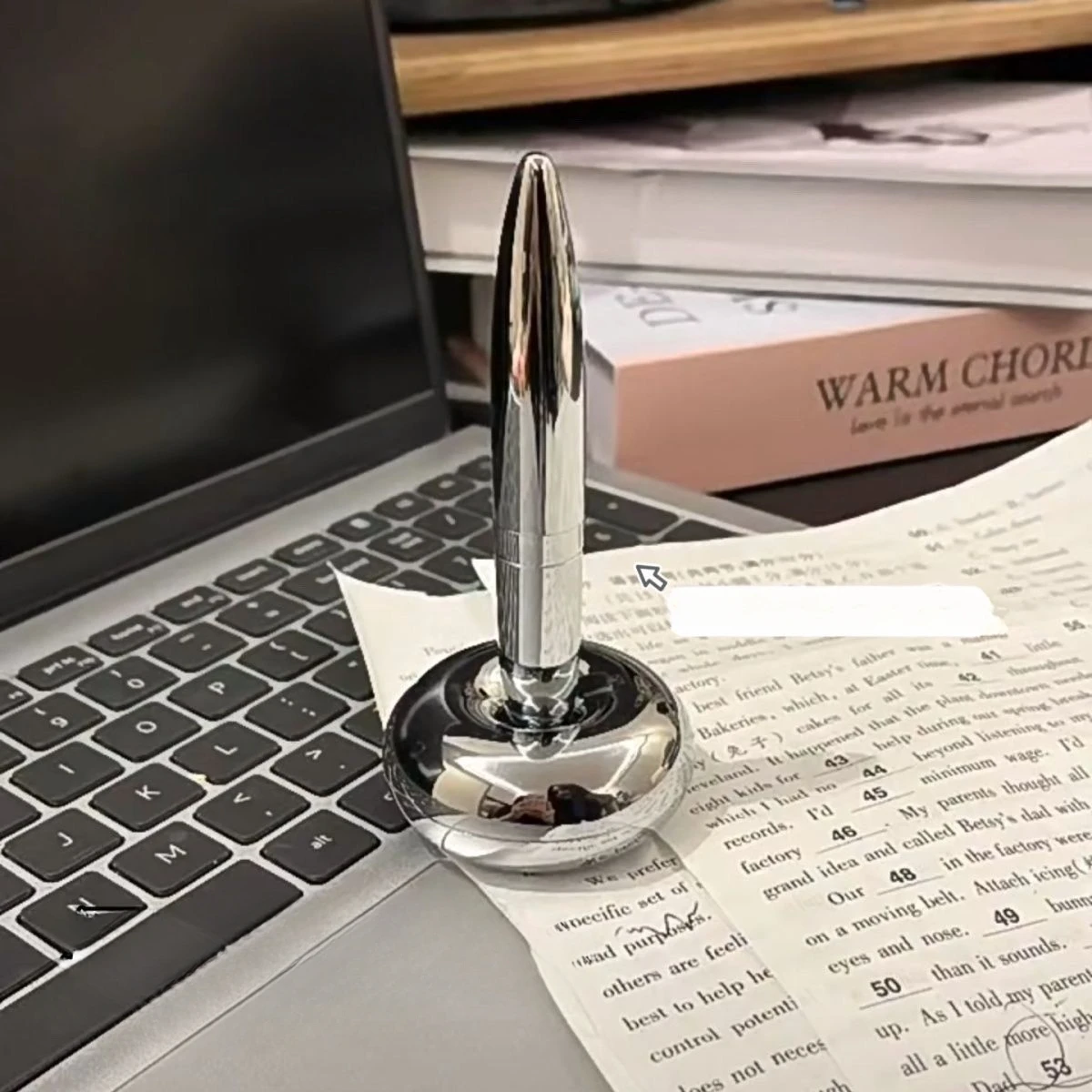 

Silver Floating Pen Magnetic Desk Ballpoint Pens Office Accessories for Home Business Hotel check-in Luxury Writing Pen Sets