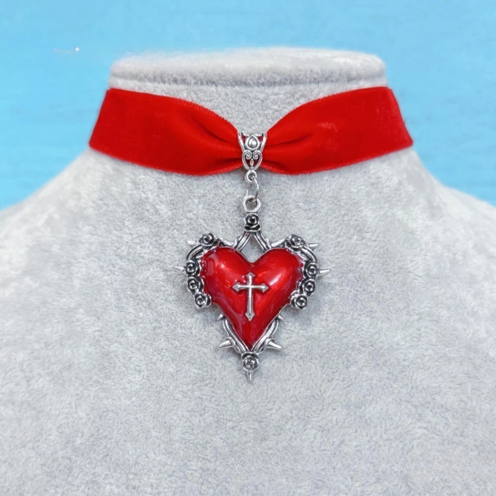 Personality Gothic Sliver Color Liquid Metal Rose Lacework Big Red Heart-shaped Pendant Velvet Necklace Choker for Women Jewelry