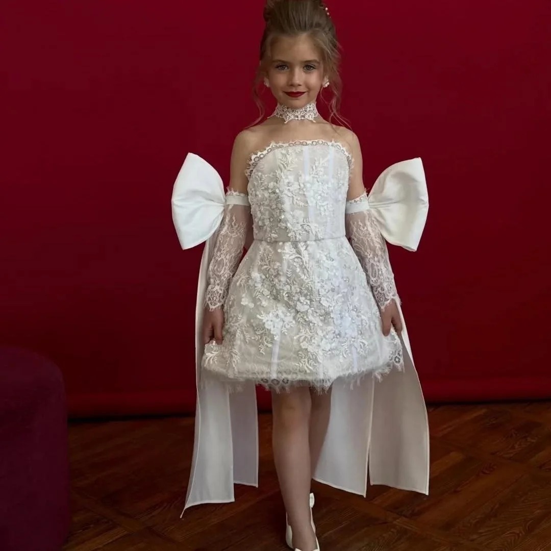 Vestido de Niña de las Flores de Lujo Personalizado, Blanco, Sin Tirantes, con Encaje, Manga Tipo Choker, Lazo Grande Lateral, para Concurso de Belleza, Pasarela, Invitada, Cumpleaños, Boda, Fiesta Corta