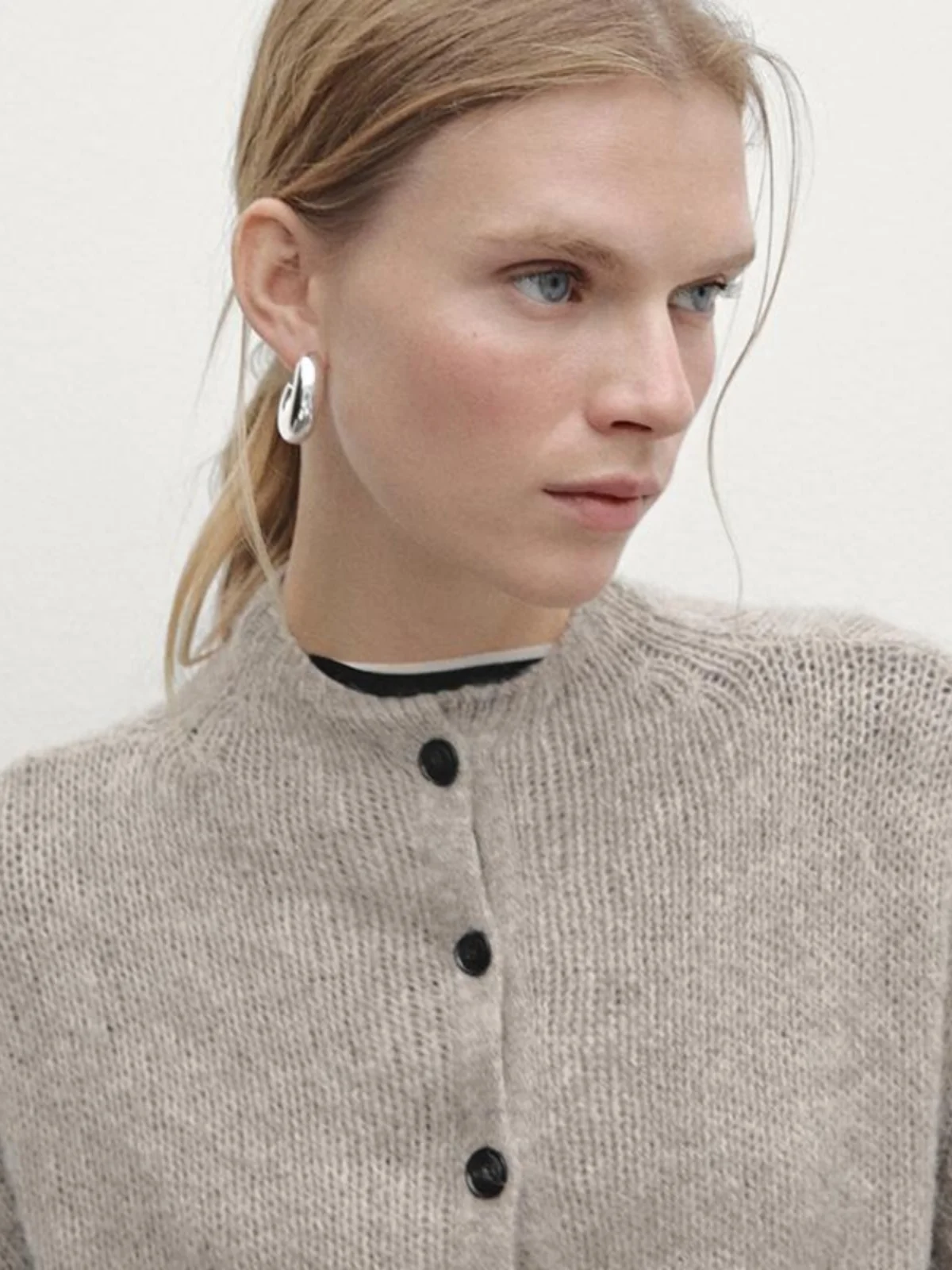 เสื้อสเวตเตอร์ไหมพรมผู้หญิง แขนยาว คอสูง แบบเปิดด้านหน้า สไตล์ลำลอง เหมาะสำหรับใส่ไปทำงาน รุ่นใหม่ล่าสุดสำหรับฤดูใบไม้ร่วงและฤดูหนาว...