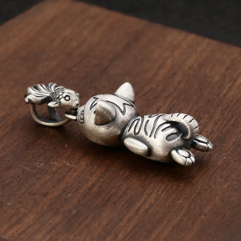 Imagem -02 - Sterling Silver Retro Eating Fish Pendant para Homens e Mulheres Childlike Kitten Pendant Novo Bocai-s925