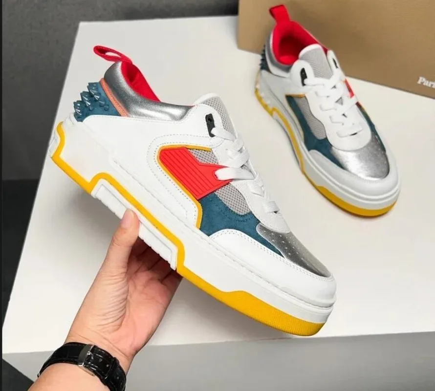 

Luxury Design High Quality Men's Leather Red Sole Shoes Casual Male Sneakers Trend Rivet Matching Color Low Top Board Shoes