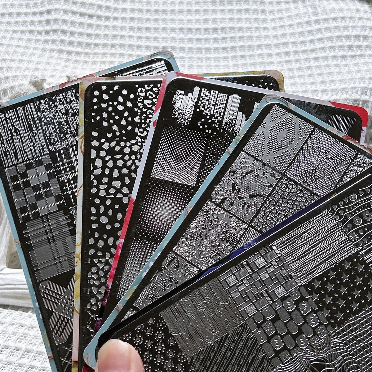 Modelli per timbratura delle unghie Trasferimento trasparente Timbro in silicone Piastra in acciaio Strumenti per nail art Frutta Cartoon Fagiolo rosso Ciliegia Fragola Banana Anguria Pesca Decorazione delle unghie Stampaggio Piastra in acciaio Principiante No-Painting Modello di decorazione delle unghie