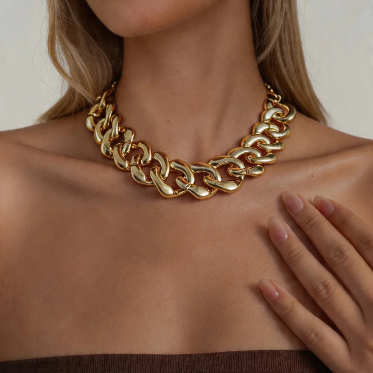 Exaggerated irregular chain necklace niche collarbone chain simple fashion temperament item decoration batch