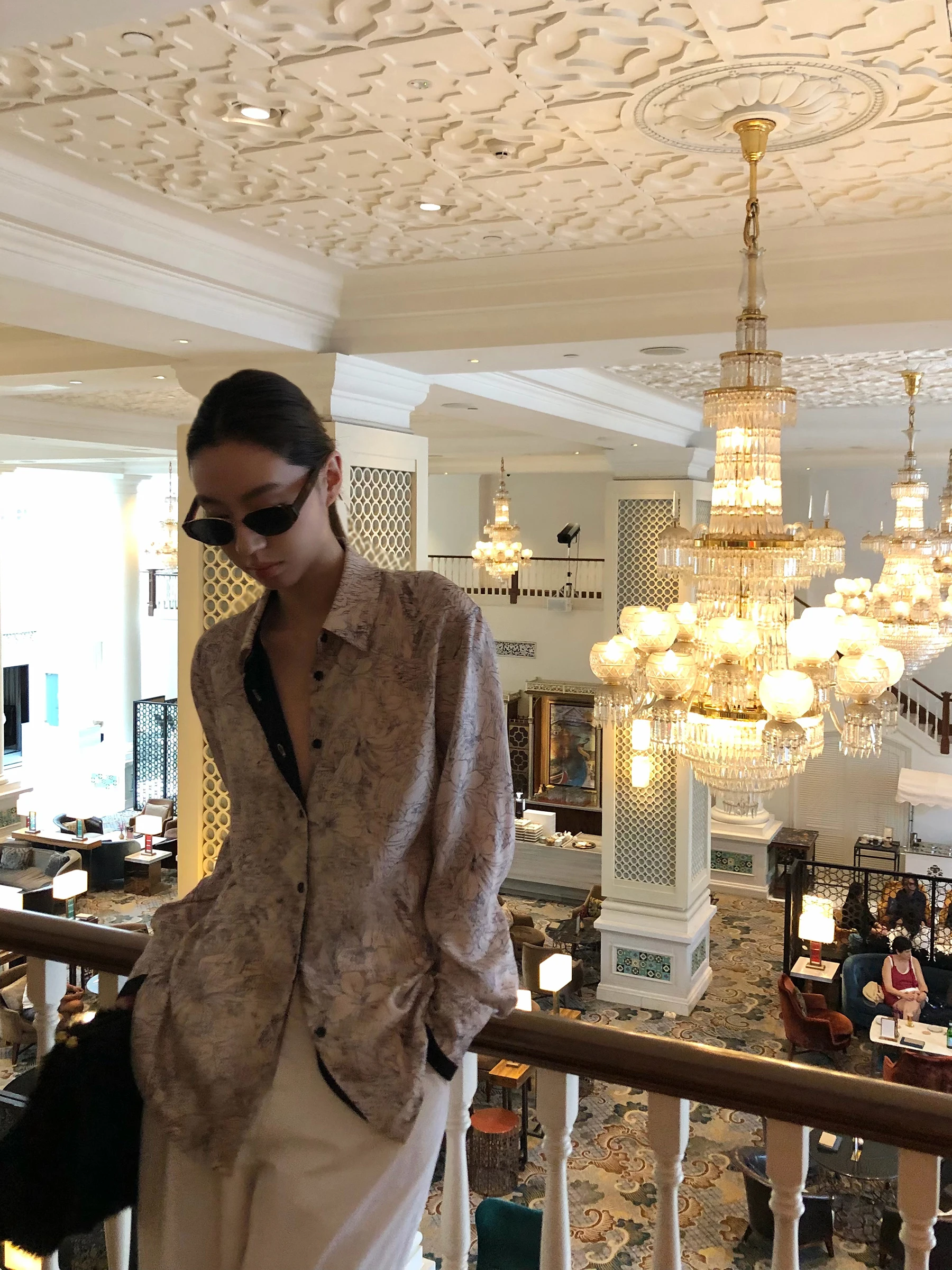 

Женская свободная рубашка цвета шампань с принтом, французский стиль, из полиэстера, с длинными рукавами, на пуговицах, повседневная, весенняя новинка