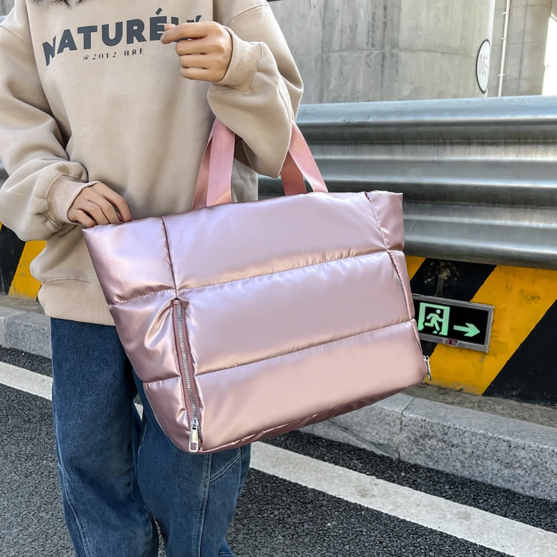 Übergroße lässige Reisetasche für Frauen wasserdichte Nylon gepolsterte Einkaufstasche geste ppte Baumwolle Raum Handtasche Messenger Mode Paar Tasche – Detail 4