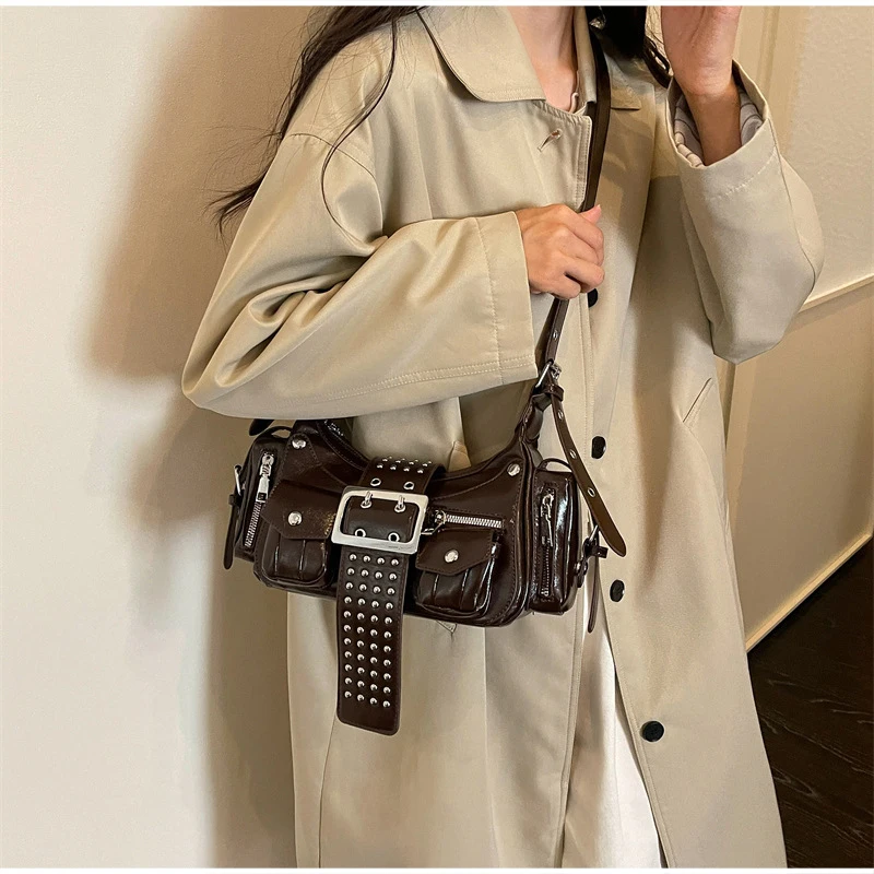 Mehrtaschen-Schultertasche mit Metallnieten, Damen-Punk-Unterarmtasche mit Nieten, Motorrad-Y2k-Mädchen-Umhängetasche mit Gürtelschnallendesign – Detail 16