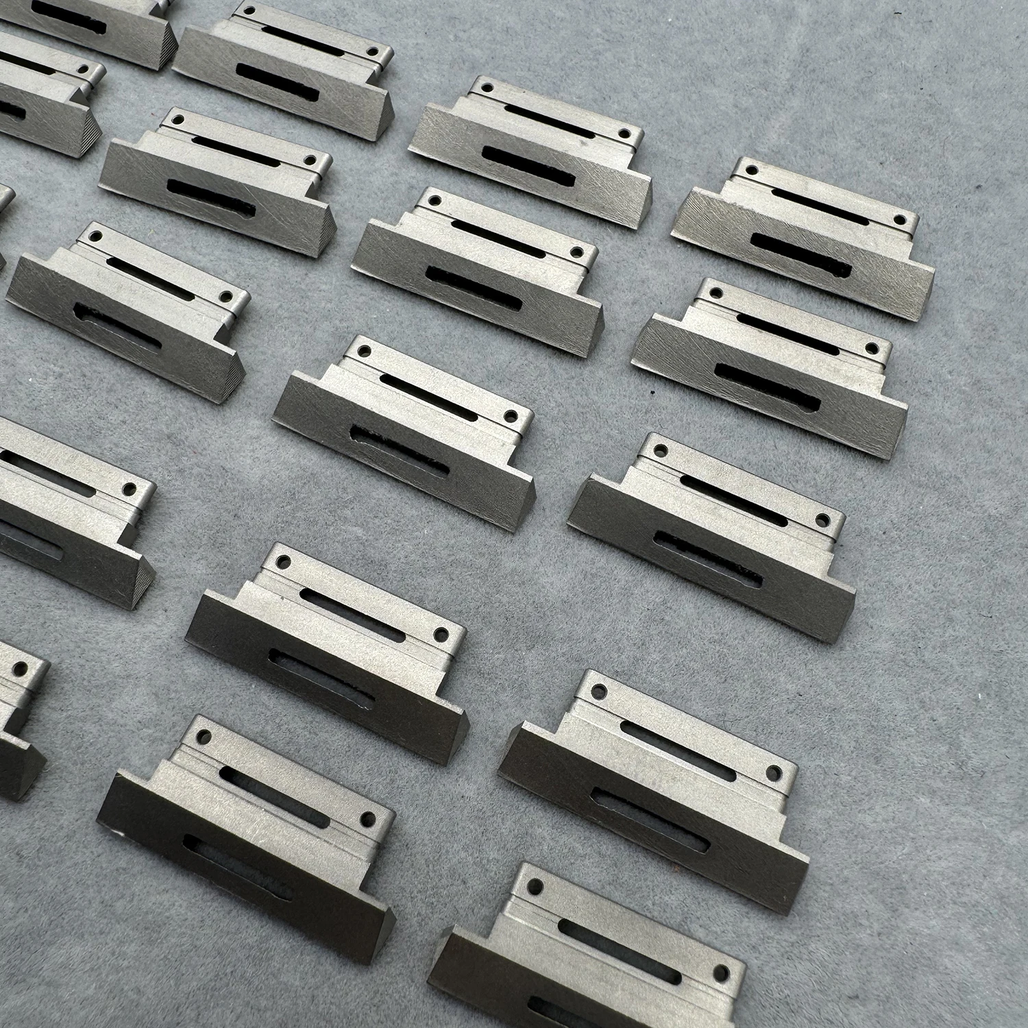 موصل FPR ريتشارد ميل لحزام الساعة RM035/030/055/011/027/007/2701موصلات تيتانيوم خاصة لحزام ساعة ريتشارد