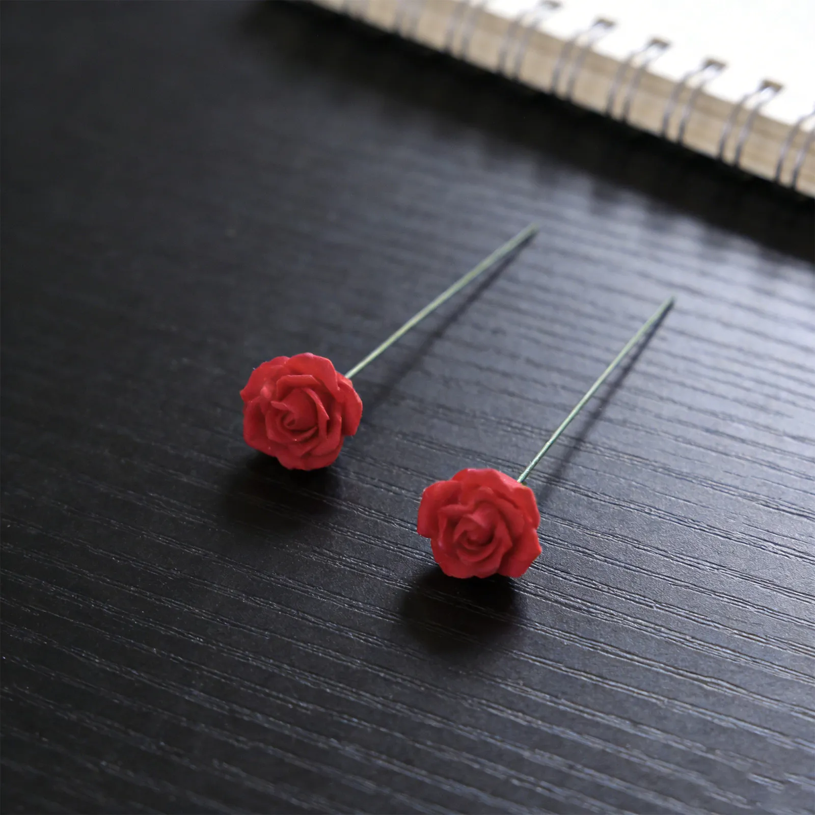Mini Rose Flower Picks 5pcs Lifelike Resin Artificial Micro Flowers for Tabletop Garden Home Decoration