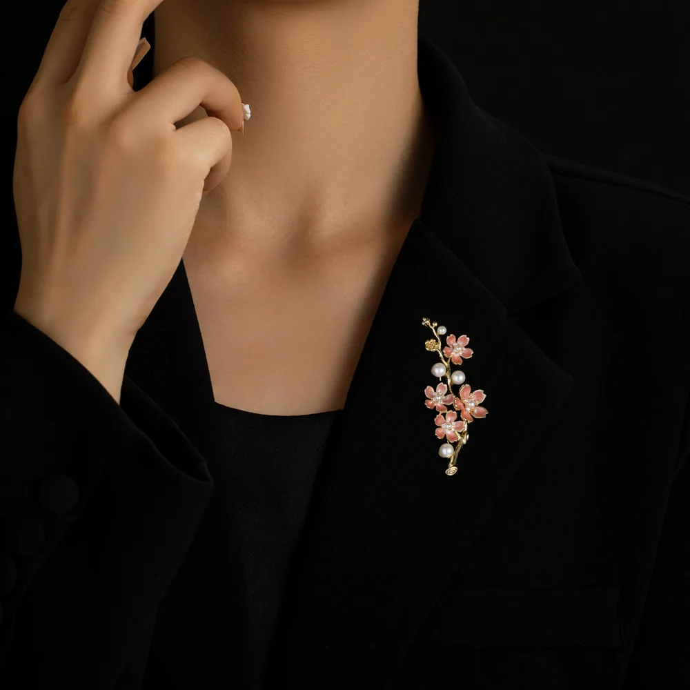 Chinese Style Vintage Plum Blossom Brooch Enamel Zircon Inlaid Faux Pearl Gold Plated Elegant Hanfu Cheongsam Accessory For Wome