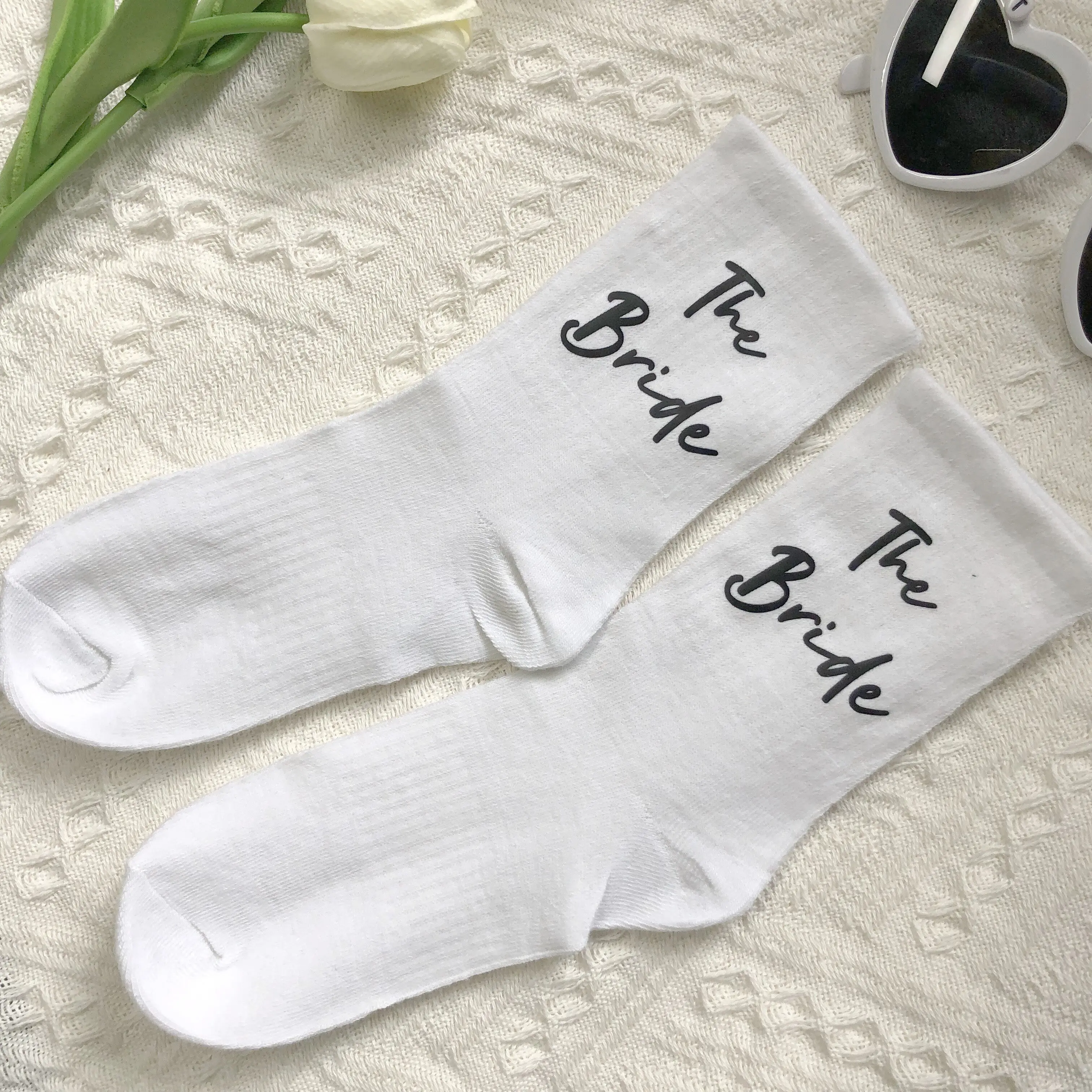 1Pair Bride/Team Bride Socks, Wedding Decoration Supplies, Bridal Shower Party Photo Props, Creative Bridesmaid Gifts