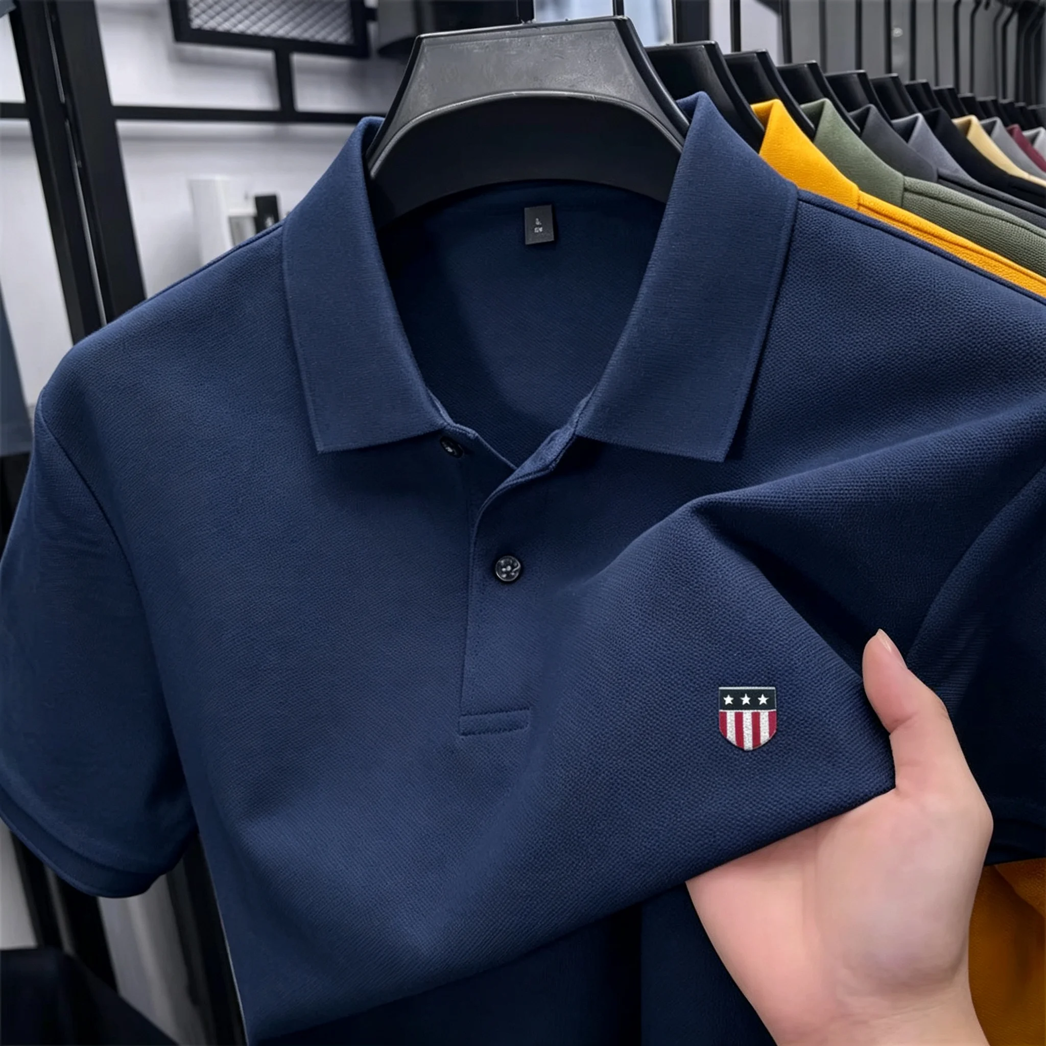 Herren Sommer Stehkragen Poloshirt Bedrucktes Kurzarm-T-Shirt Atmungsaktive Business-Casual-Herrenbekleidung für den täglichen Büroalltag – Detail 10