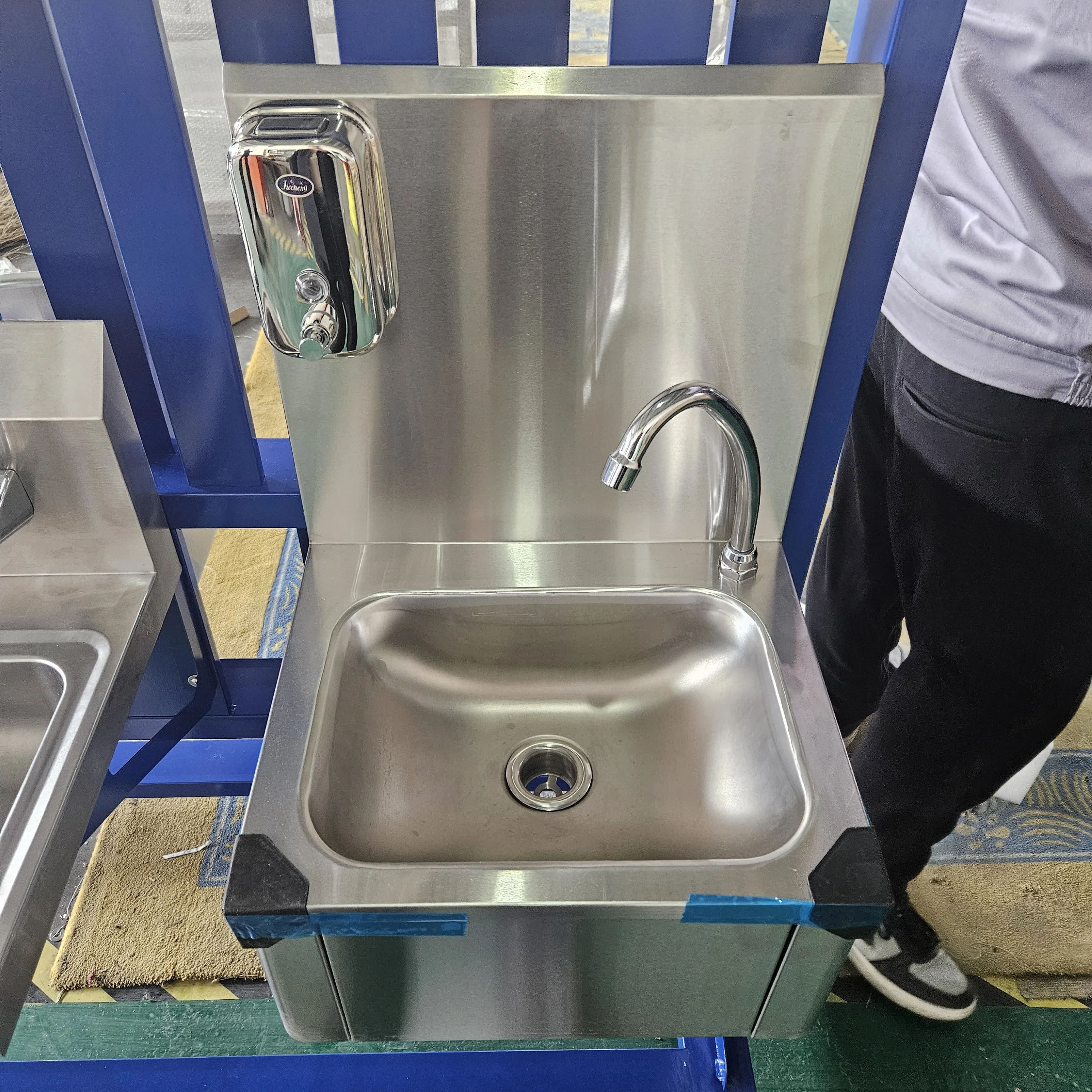 業務用厨房ステンレス製壁掛けシンクグースネック蛇口高品質ソー - Commercial Quality Kitchen Faucet のレビューと価格