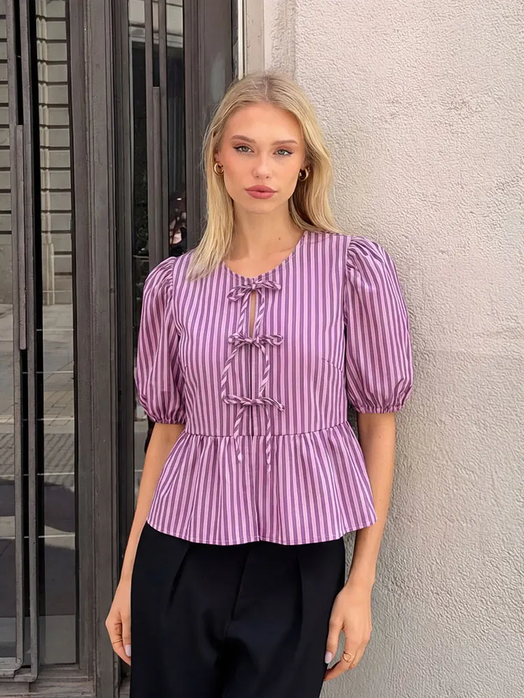 

Женская элегантная блузка в полоску с пышными рукавами, завязками спереди и оборками по низу, повседневная летняя офисная одежда, милые топы